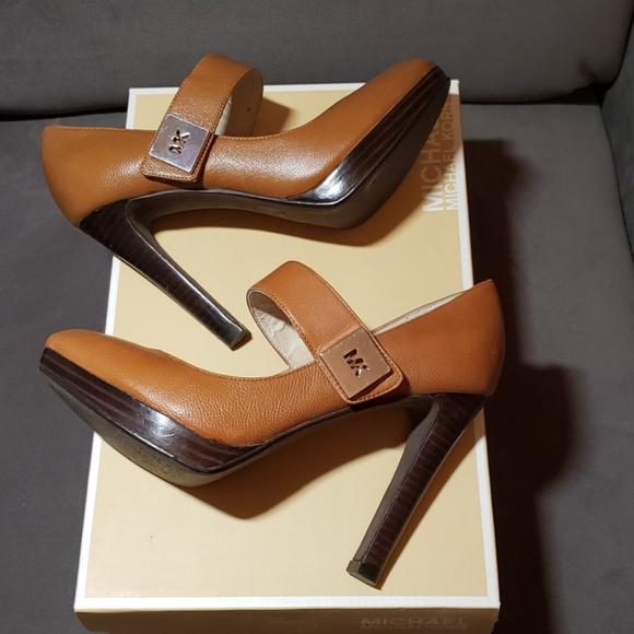 Michael Kors Shoes - Michael Kors Deven port Mary Jane pumps sz 6.5